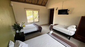 Comfort Bungalow, Beach View | Bathroom | Towels, soap, shampoo, toilet paper - LAS PALMERAS  (Salina Cruz)