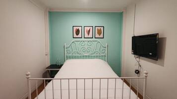 Standard Double Room | Desk, laptop workspace, free WiFi, bed sheets