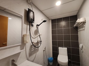Deluxe Double Room | Bathroom
