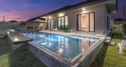 One SeasonPool Villa