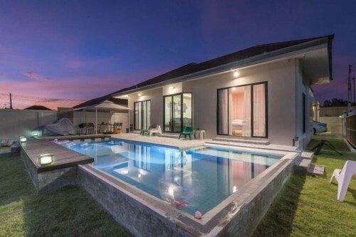 One SeasonPool Villa