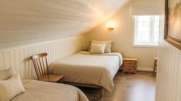 3 Schlafzimmer, Bügeleisen/Bügelbrett