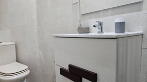 Uklassifisert bilde, 4 av 8, knapp
