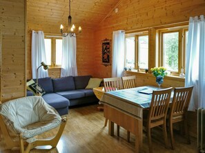 TV, fireplace, DVD player - Vacation home Idun by Interhome (Risnes)