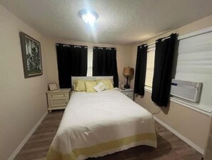 1 bedroom, free WiFi, bed sheets