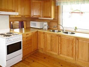 Fridge, microwave, oven, toaster - Espetveit by Interhome (Hornnes)