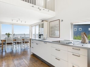 Fridge, microwave, dishwasher, high chair - Rietwoning 16 by Interhome (Lauwersoog)