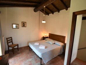 1 bedroom, iron/ironing board, WiFi