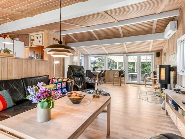 TV, fireplace - "Hillegonde" - 200m from the sea by Interhome (Sæby)