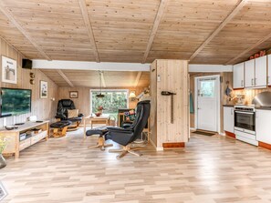 Fridge, microwave, oven, dishwasher - "Hillegonde" - 200m from the sea by Interhome (Sæby)