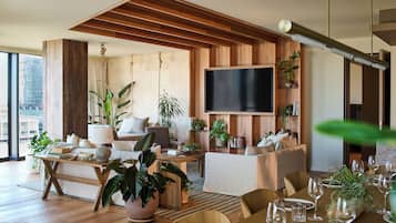 Rom (Wattle) | Sengetøy av topp kvalitet, minibar og safe på rommet