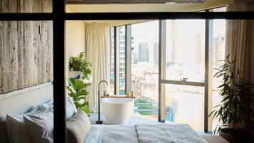 River Penthouse Suite | Premium bedding, minibar, in-room safe, individually decorated