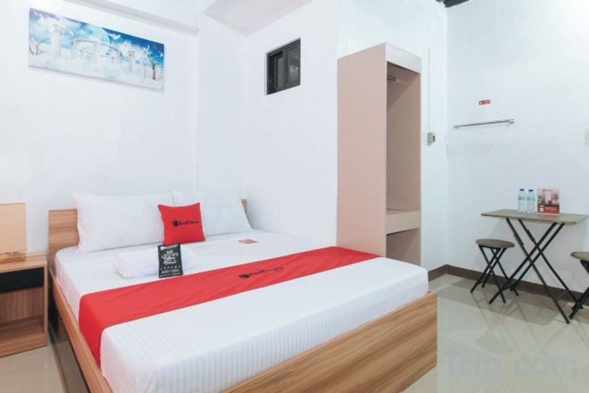 RedDoorz Suite