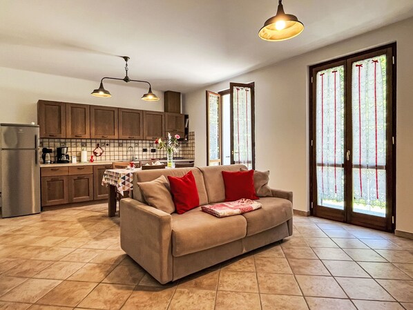 Televisie en een open haard