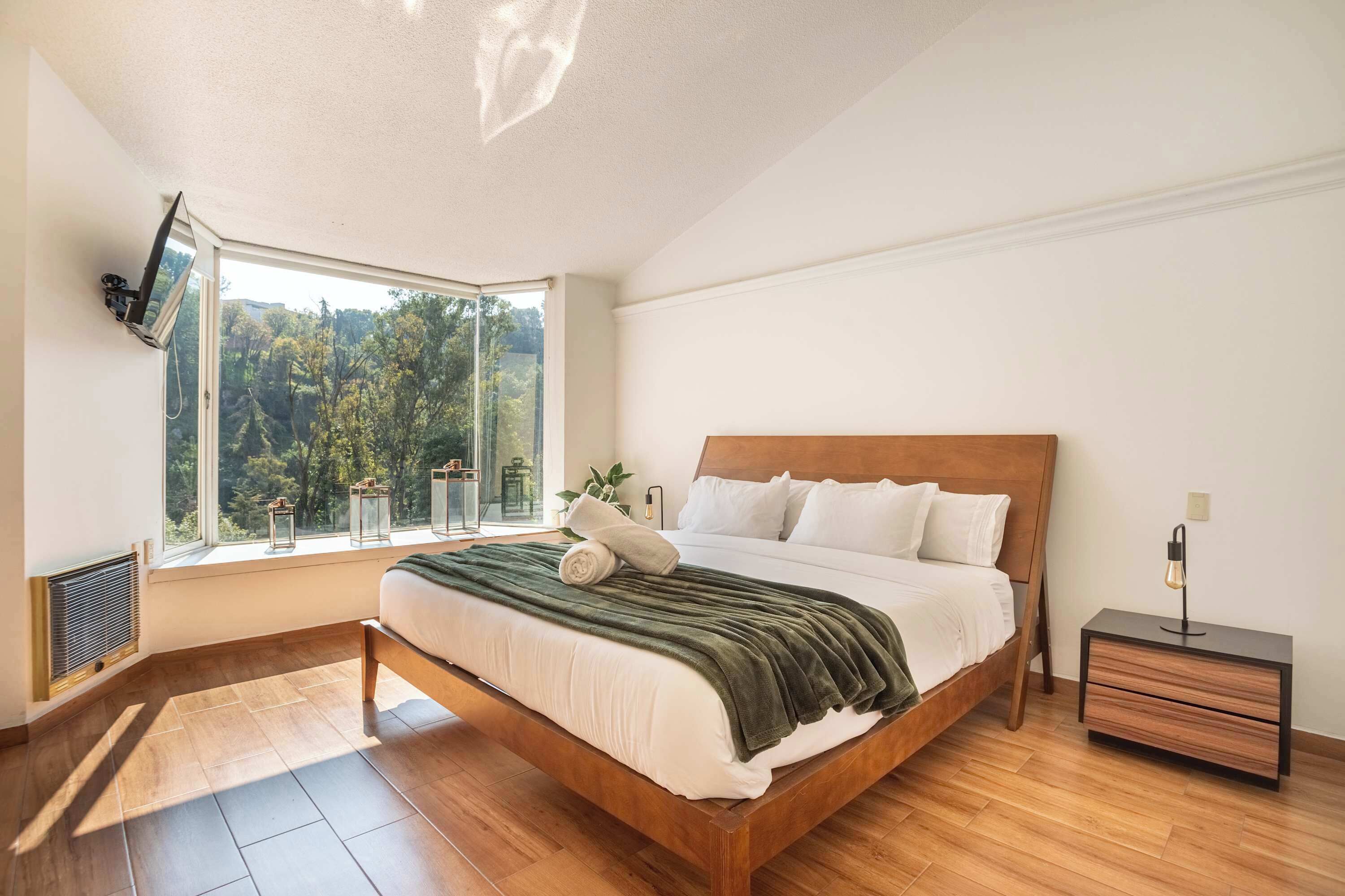 7 slaapkamers, een strijkplank/strijkijzer, reisbedje, gratis wifi