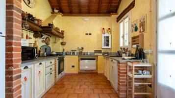 Réfrigérateur, micro-ondes, four, lave-vaisselle