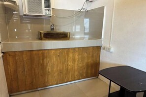 Room - Monaliza Surf Resort (La Union)