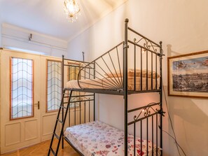 3 bedrooms, internet