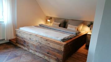 3 bedrooms, WiFi, bed sheets