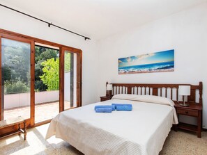 2 bedrooms, iron/ironing board, WiFi - S'Esquirols Nº2 by Interhome (Sa Riera)