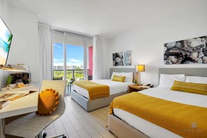 Skrivbord, strykjärn/strykbräda, resesäng och wi-fi