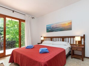 3 slaapkamers, een strijkplank/strijkijzer, wifi