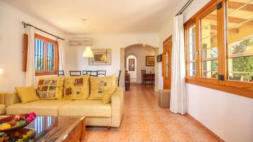 Een televisie en een dvd-speler