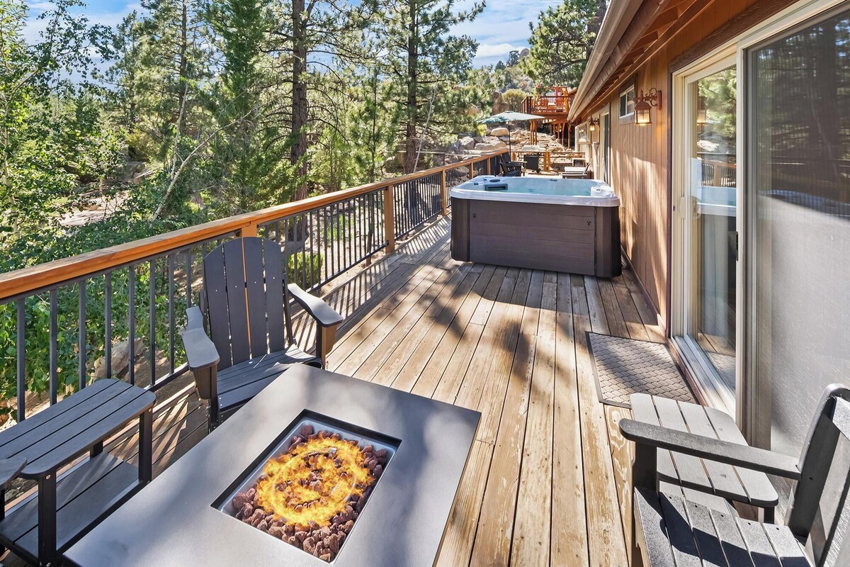 Photo 42 of Papas's Lodge By Destination Big Bear:Pet Friendly! Close to the Lake! Central A/C! 2 En-Suite Bedrooms! Hot Tub!