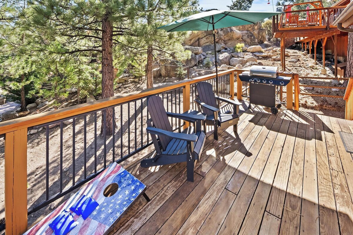Photo 47 of Papas's Lodge By Destination Big Bear:Pet Friendly! Close to the Lake! Central A/C! 2 En-Suite Bedrooms! Hot Tub!