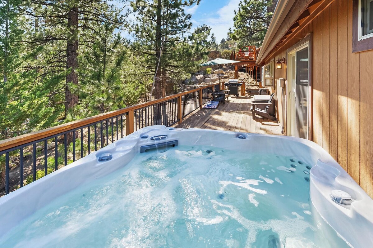 Photo 45 of Papas's Lodge By Destination Big Bear:Pet Friendly! Close to the Lake! Central A/C! 2 En-Suite Bedrooms! Hot Tub!