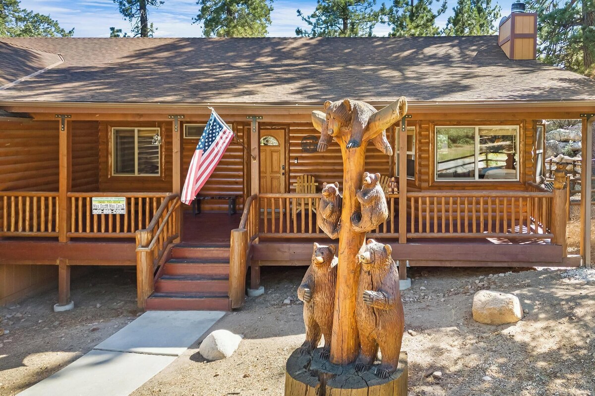 Photo 51 of Papas's Lodge By Destination Big Bear:Pet Friendly! Close to the Lake! Central A/C! 2 En-Suite Bedrooms! Hot Tub!