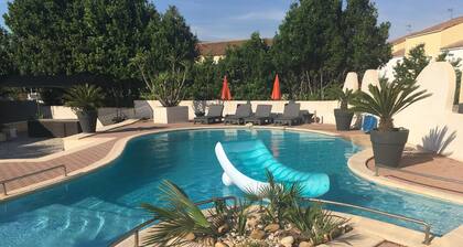 Grande Villa Luxe Piscine 360 m2 sur 1500 m2 Plage MER à 3 Minutes