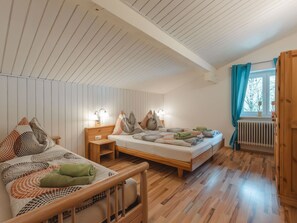 7 Schlafzimmer, Schreibtisch, Internetzugang