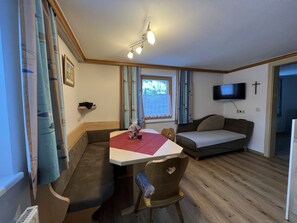 Fernseher, Kamin