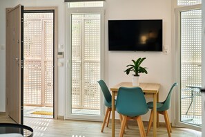 Dining - f apartment (Thessaloniki)