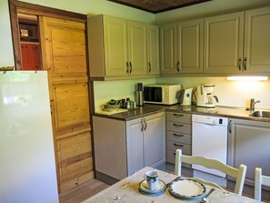 Fridge, microwave, oven, dishwasher - Knatten by Interhome (Treungen)
