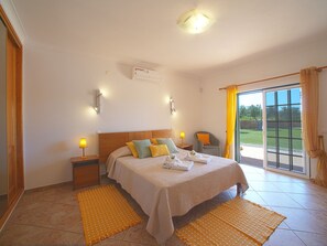 3 Schlafzimmer, Bügeleisen/Bügelbrett