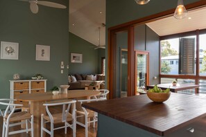 Dining - Malakai Beach House at Dicky Beach (Caloundra Region)