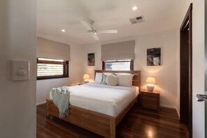 6 habitaciones, tabla de planchar con plancha, cuna de viaje y wifi 