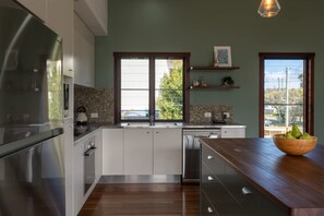 Fridge, microwave, oven, stovetop - iluna at Dicky Beach (Caloundra Region)