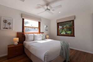 4 Schlafzimmer, Bügeleisen/Bügelbrett, Reisekinderbett, WLAN
