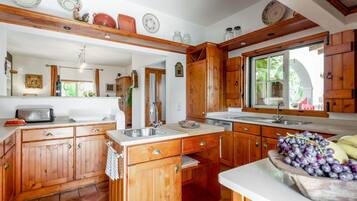 Réfrigérateur, micro-ondes, four, lave-vaisselle