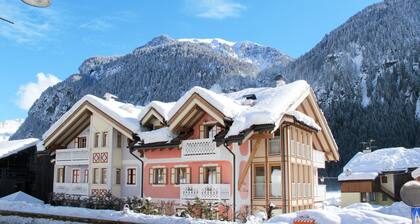 Giovanni (CPO359) by Interhome