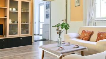 Fernseher, Tischfußball