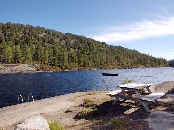 Outdoor dining - Vacation home Troll by Interhome (Felle)