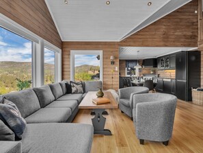 TV, fireplace - Utsikten by Interhome (Bortelid)