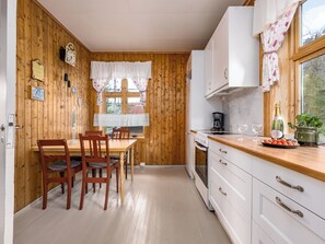 Refrigerador, horno, tostadora y periquera 
