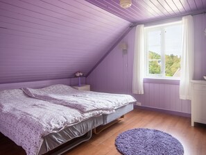 5 bedrooms, desk, WiFi - Gulehuset by Interhome (Reksteren)