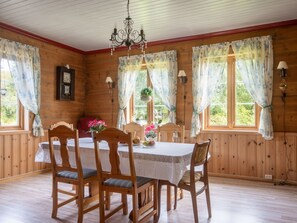 Dining - Gulehuset by Interhome (Reksteren)