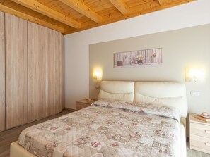 3 bedrooms, WiFi - Gelsomini (CCO520) by Interhome (Colico)